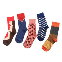 Chaussettes heureuses géométriques Modèles personnalisés Femmes d&#39;équipage chaussettes de tube adolescent